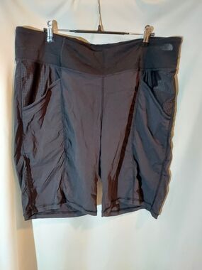 The North Face Women's Cargo Trail/Bike Shorts - Black - XL